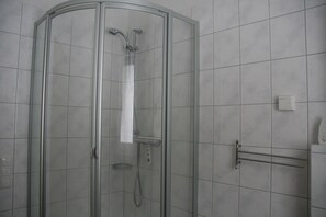 Shower - Bungalow near Eifel Ski Lift (Hinterhausen - Gerolstein)