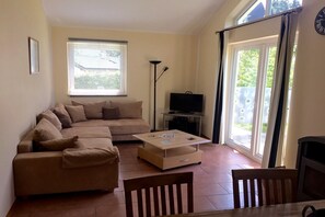 Smart TV, stereo - Bungalow im Eifelpark mit Terrasse (Hinterhausen - Gerolstein)