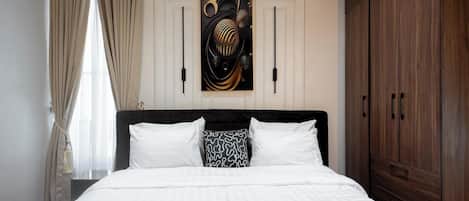 Family Room, Balcony, City View | In-room safe, desk, laptop workspace, blackout drapes