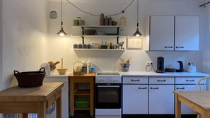 Kühlschrank, Ofen, Herdplatte, Geschirrspüler
