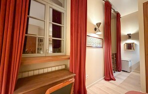 Interior - 1 bedroom amazing apartment in Juilly (Juilly)