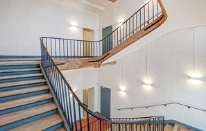 Interior - 1 bedroom amazing apartment in Juilly (Juilly)