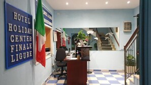 Lobby - piccolo hotel holiday center (Finale Ligure)