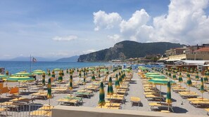Beach - piccolo hotel holiday center (Finale Ligure)