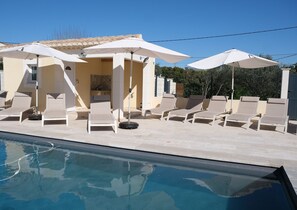 A heated pool - Air-conditioned villa heated pool Alpilles view St-Rémy (Saint Remy de Provence)