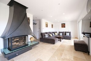TV, fireplace, ping pong - Air-conditioned villa heated pool Alpilles view St-Rémy (Saint Remy de Provence)