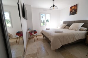 5 bedrooms, free WiFi, bed sheets - Air-conditioned villa heated pool Alpilles view St-Rémy (Saint Remy de Provence)