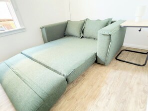 Interior - Lakefront Retreat | Pets+Parking | Games+Backyard (Koonawarra)