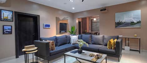 Deluxe Apartment, Balcony, City View | Living area