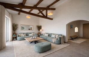 TV - Amazing home in Sainte-Maxime (Sainte-Maxime)