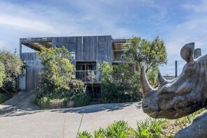 Exterior - Dune View - Quintessential coastal living with a creative soul (Blairgowrie)