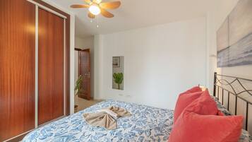 2 dormitorios, tabla de planchar con plancha, wifi y ropa de cama