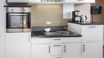 Kühlschrank, Ofen, Herdplatte, Geschirrspüler