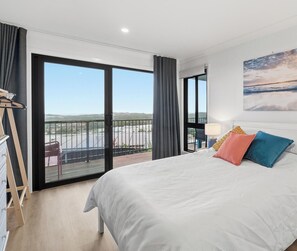 2 bedrooms, iron/ironing board, WiFi, bed sheets - The Crows Nest – Elevated Coastal Escape with deck & ocean outlook (Coffs Harbour)