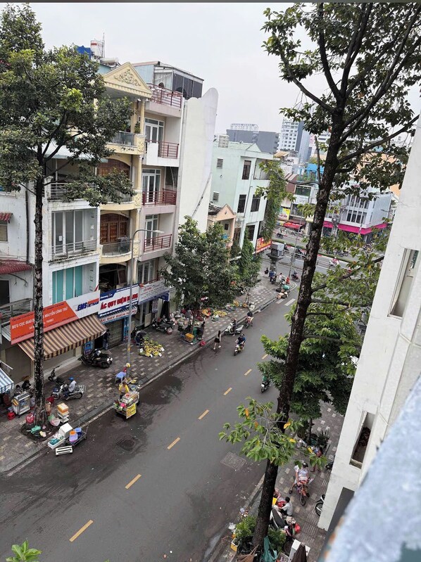 Classic-Studiosuite, 1 King-Bett, Balkon, Stadtblick | Balkon