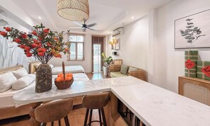 Family Studio Suite, Balcony, City View | Interior - HHOME NGUYEN CONG TRU (Ho Chi Minh)