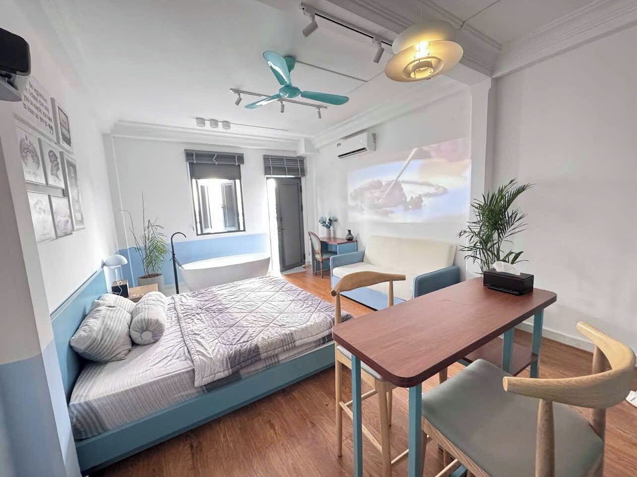 Superior-Studiosuite, 1 King-Bett und Schlafsofa, Balkon, Stadtblick