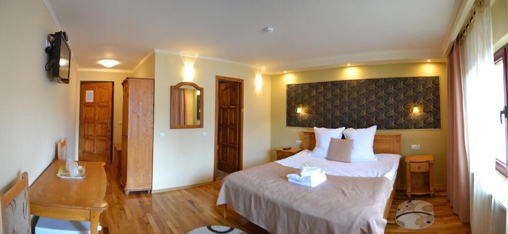 Basic dubbelrum - balkong - utsikt mot bergen