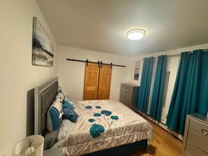 House - Spacious 3BR Family Home Near Everything (Central Islip)