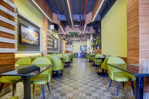 Dining - Deluxekrishna Inn (Prayagraj)