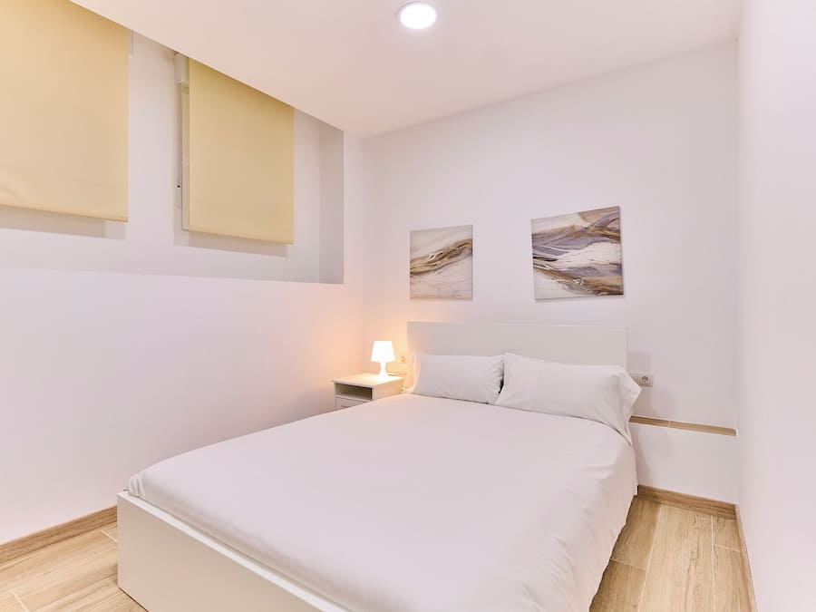 Estudio | Edredones de plumas, wifi gratis, ropa de cama
