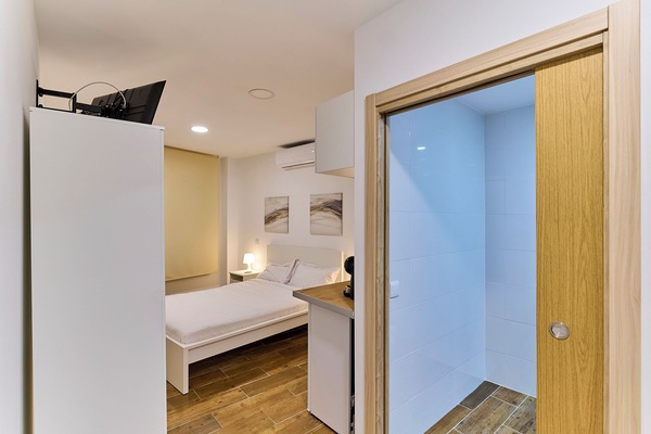 Studio | Down comforters, blackout drapes, soundproofing, WiFi (free)