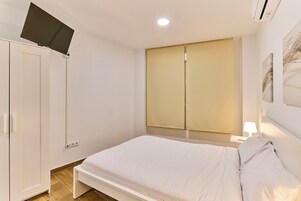 Studio | Down comforters, blackout drapes, soundproofing, free WiFi