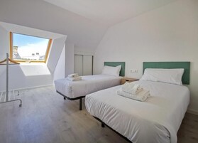 Ropa de cama de alta calidad, edredones de plumas, escritorio