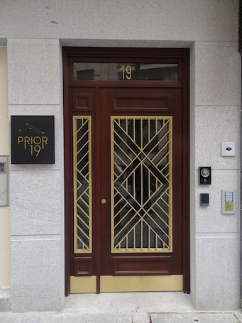 Apartamentos Prior by gaiarooms