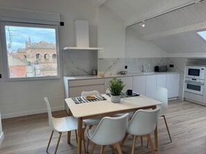 Penthouse, Balkon, Stadtblick | Speisen