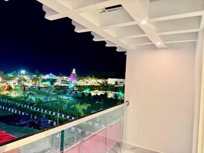 Superior Double Room, Balcony, Park View | Property grounds