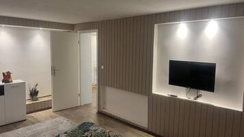 2 Schlafzimmer, Bügeleisen/Bügelbrett, WLAN, Bettwäsche