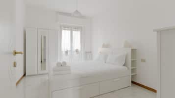 2 Schlafzimmer, Bügeleisen/Bügelbrett