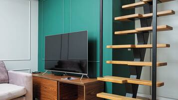 Apartment, Balcony | Living area
