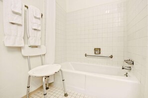 Bathroom - Travelodge Laramie (Laramie)