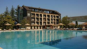 Seasonal outdoor pool
