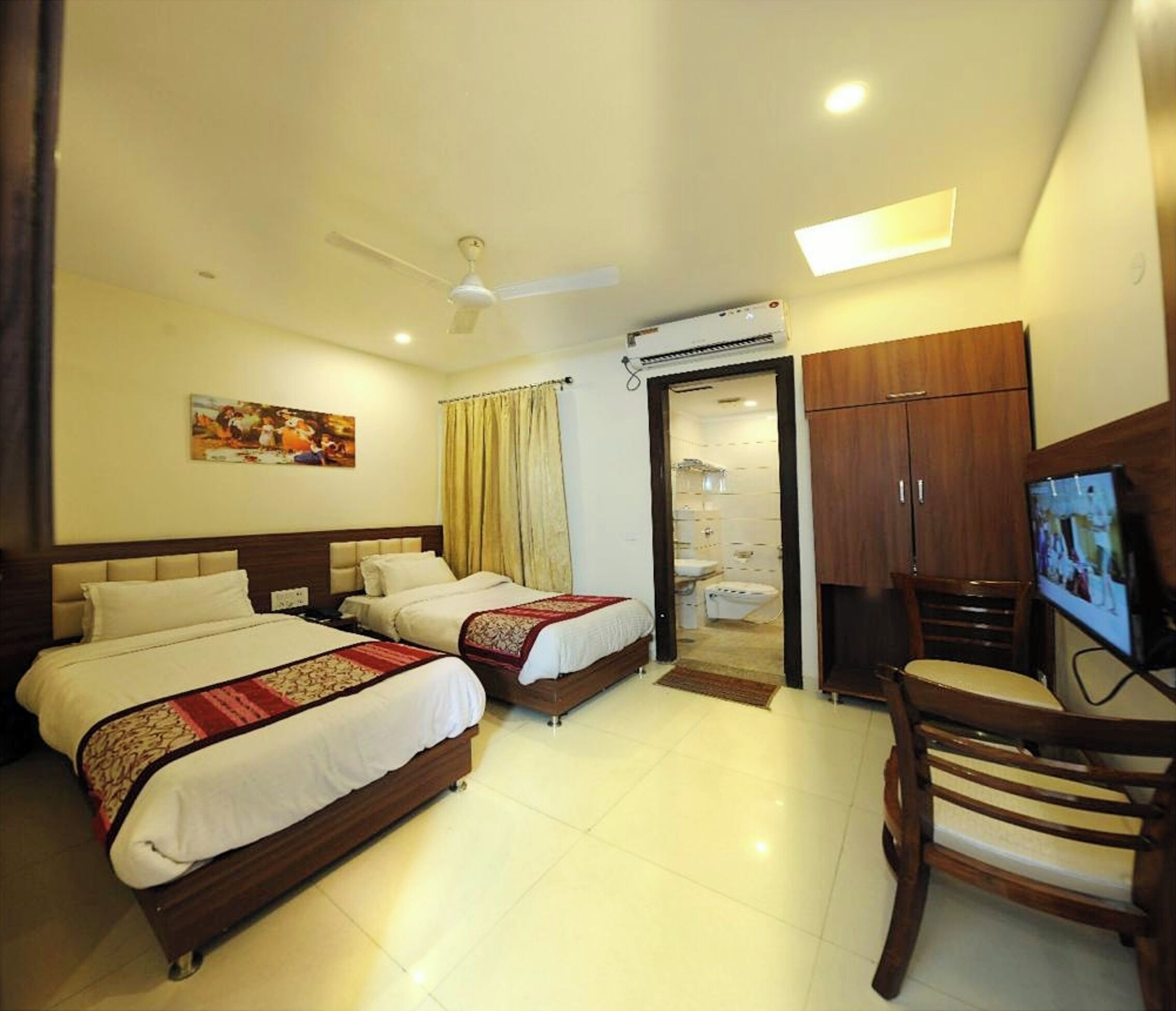 Family Double Room, Penyaman udara