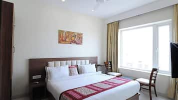 Hypo-allergenic bedding, desk, soundproofing, free WiFi