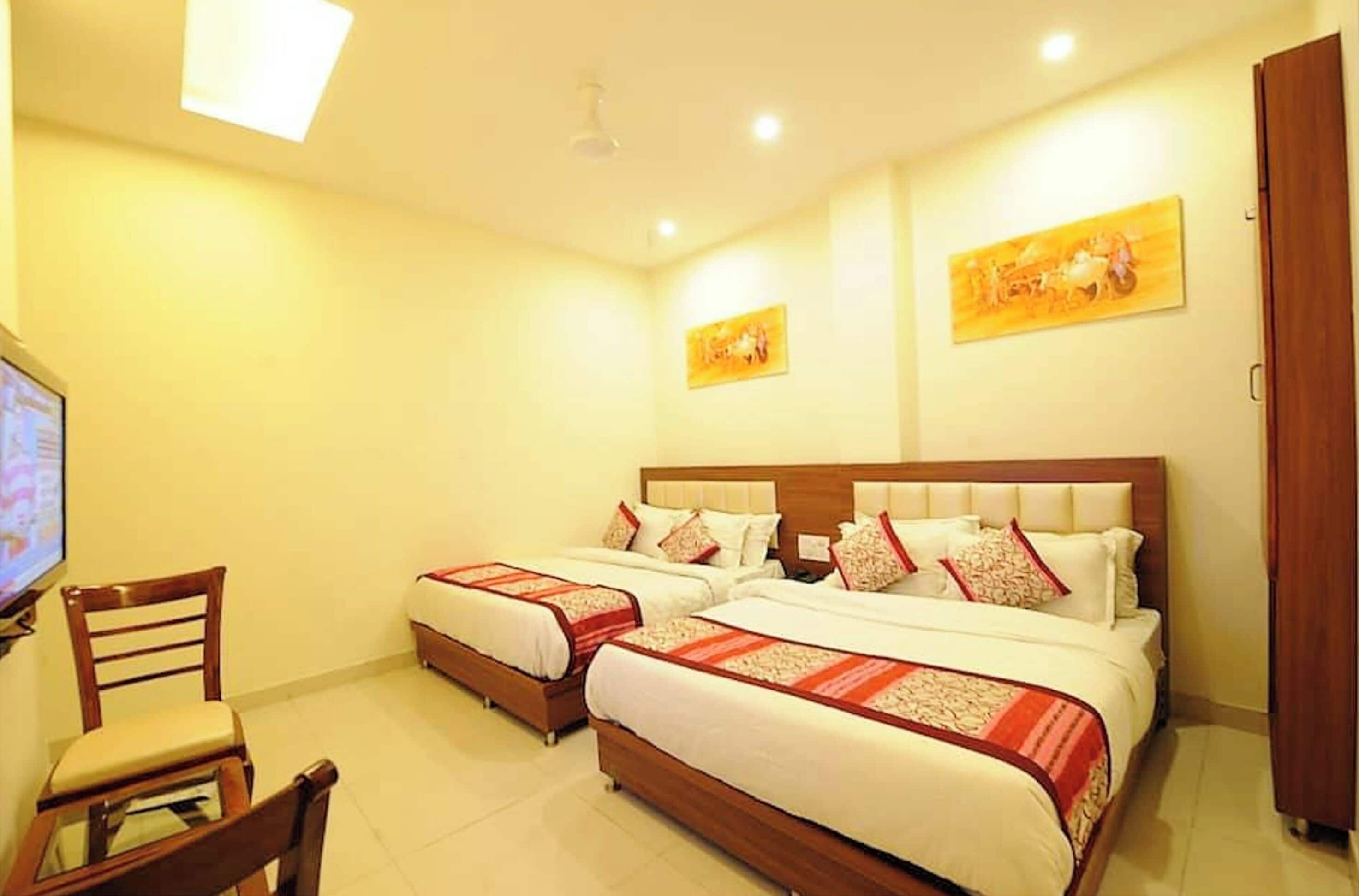 Family Double Room, Air conditioning | Hypo-allergenic bedding, desk, soundproofing, free WiFi