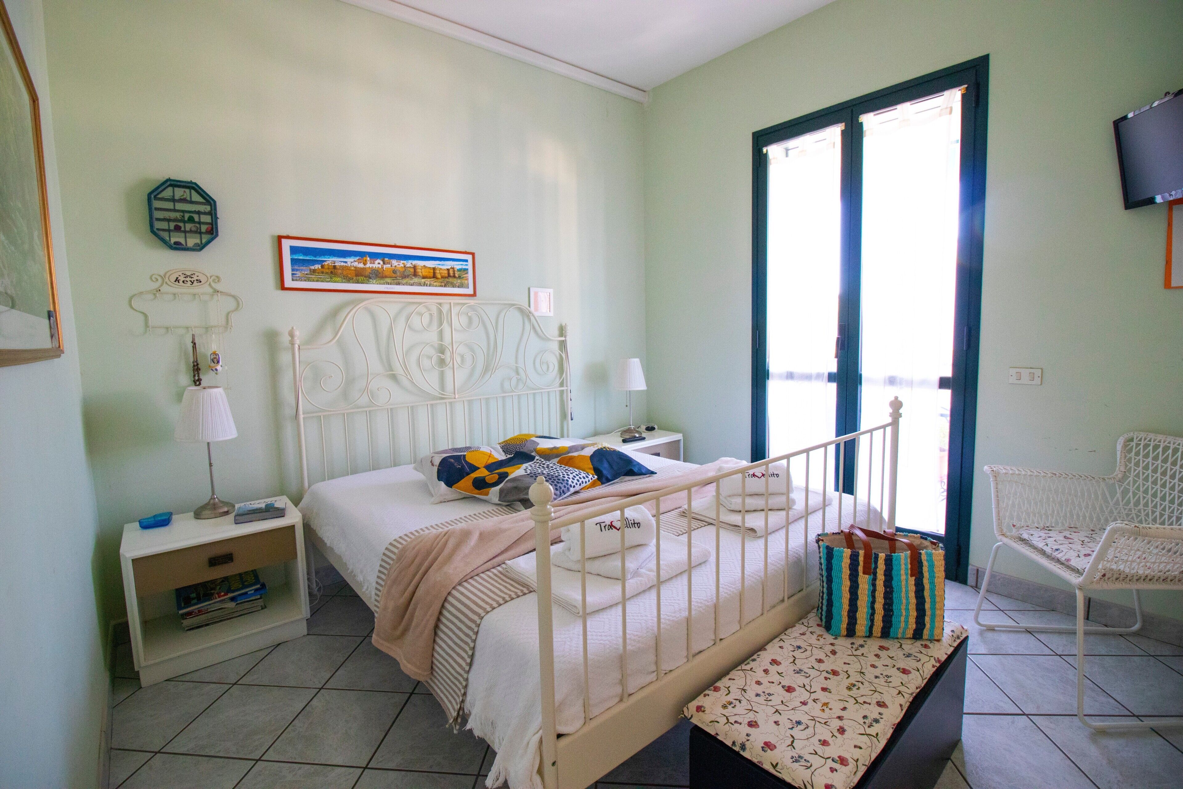 2 quartos, ferros/tábuas de passar roupa, Wi-Fi, roupa de cama