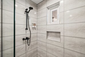 House (4 Bedrooms) | Property amenity