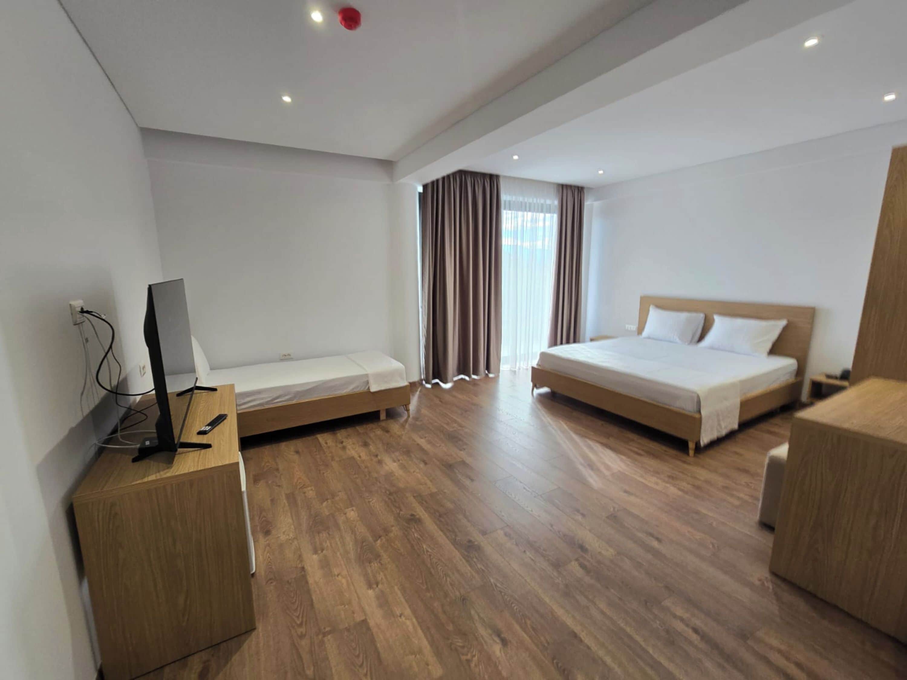 Triple Room | Free WiFi, bed sheets