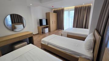 Vierbettzimmer | Kostenloses WLAN, Bettwäsche