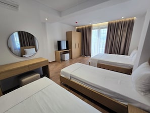 Quadruple Room | Free WiFi, bed sheets