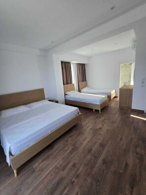 Quadruple Room - Hotel 2M (Aliko)