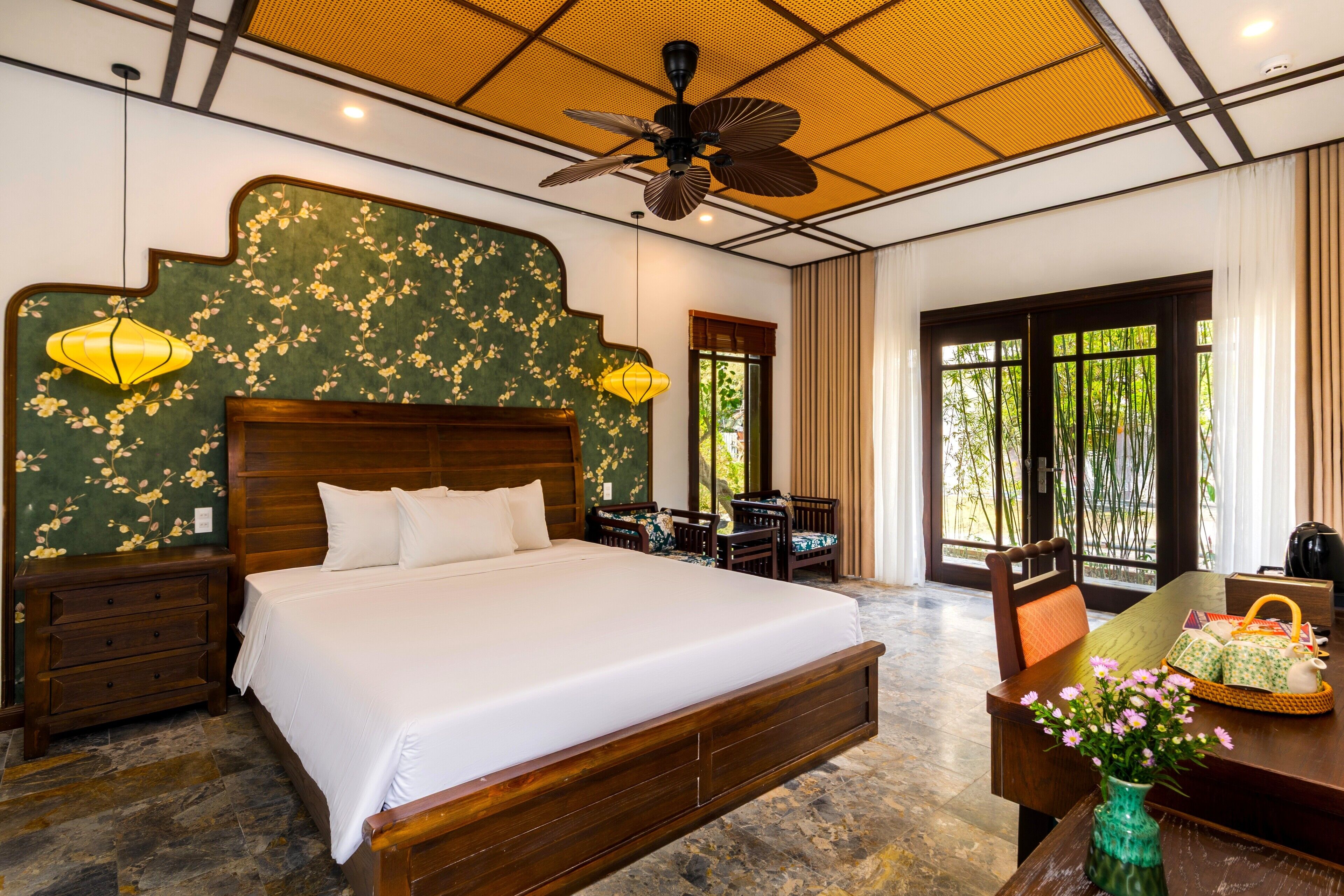 Kahden hengen luksushuone, parveke, näköala puutarhaan