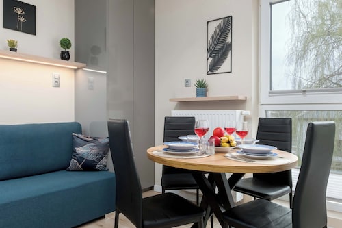 Comfortable Apartment with Balcony | Private Parking