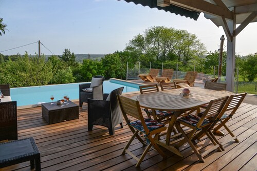 Cottage 'Le gite de la colline' ideal for discovering Gascony, at the entrance to Nérac