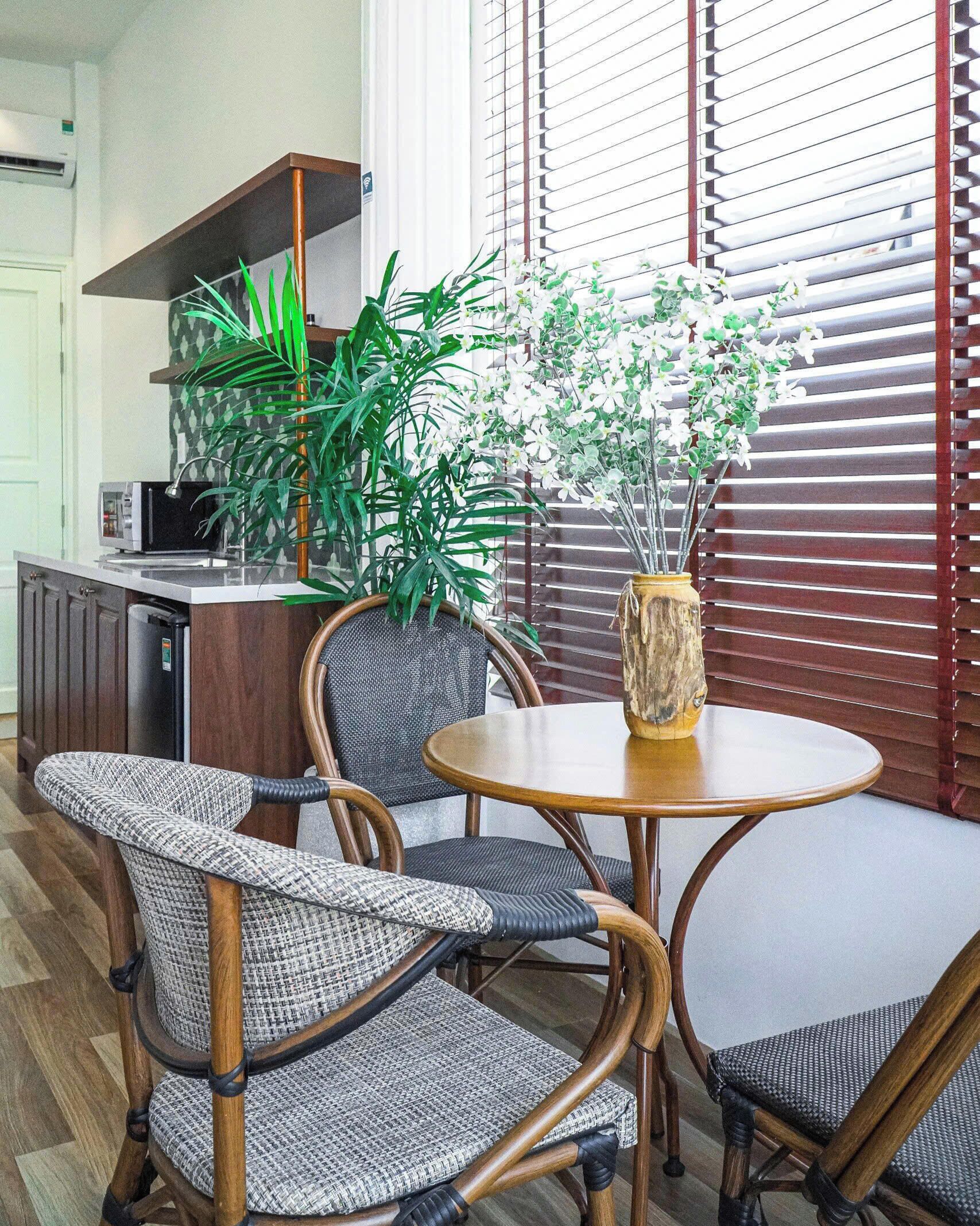 Studio – superior, balkong, byutsikt | Spiseområde