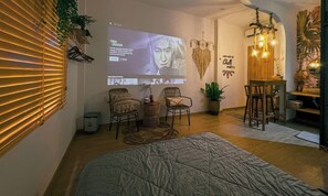 Desk, free WiFi - HHOME TRAN DINH XU (Ho Chi Minh)
